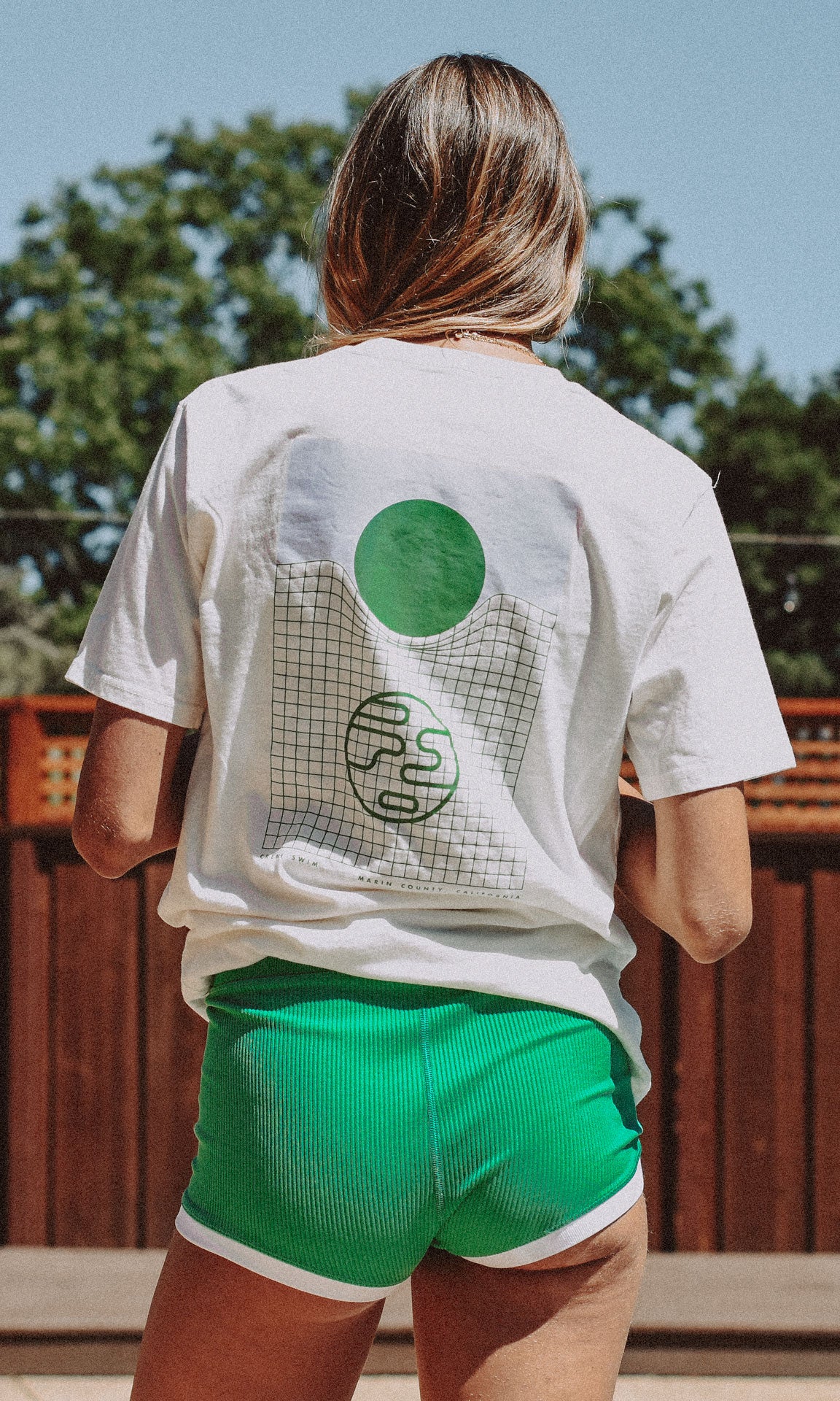 GREEN POOL WALL TEE